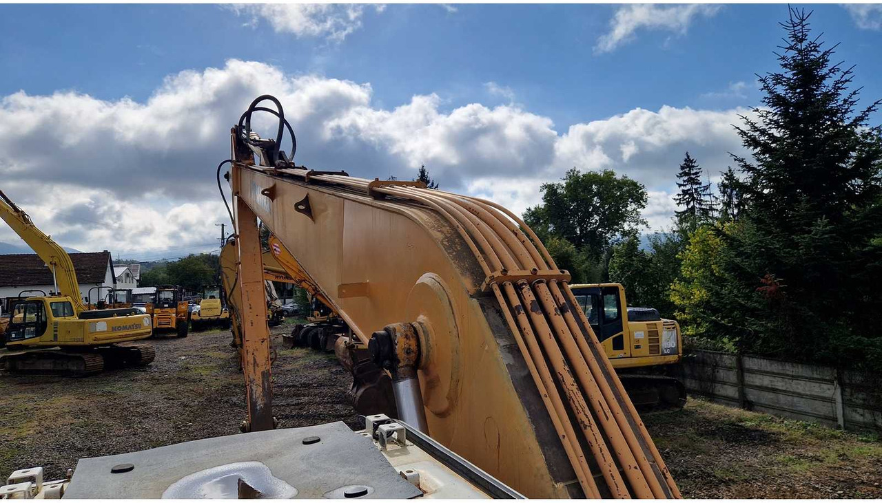 Ekskavator me zinxhirë LIEBHERR R924B: foto 50