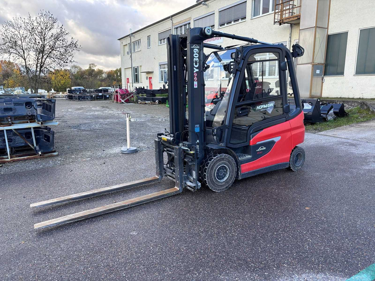 LINDE - E30-SERIES-1252 - 2024 -ELECTRIC -FORKLIFT - Pirun ngritës: foto 1 LINDE - E30-SERIES-1252 - 2024 -ELECTRIC -FORKLIFT - Pirun ngritës: foto 1