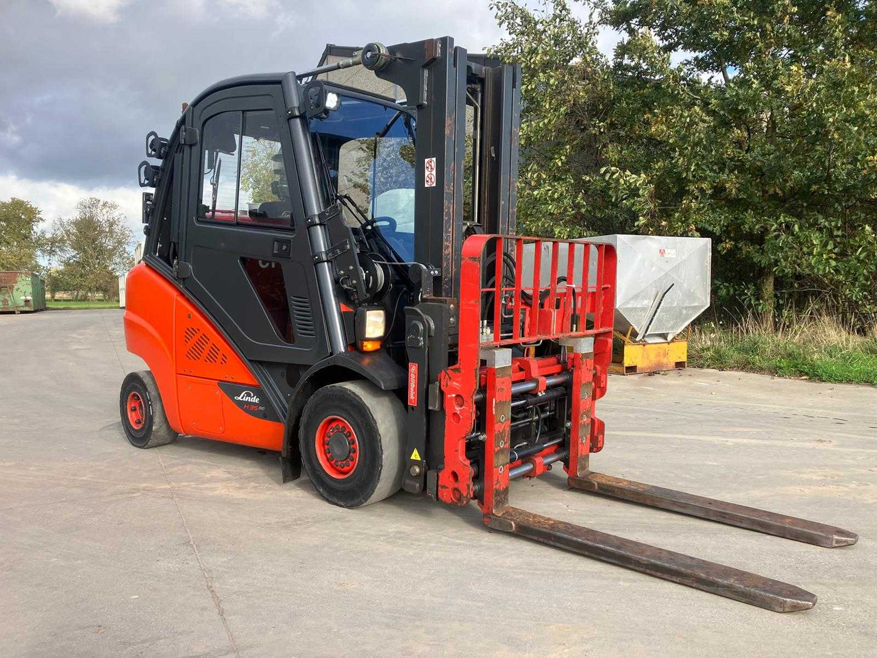 LINDE H35T-02 FORKLIFT 2016 - Pirun ngritës: foto 4 LINDE H35T-02 FORKLIFT 2016 - Pirun ngritës: foto 4