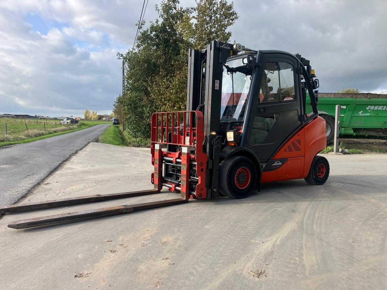LINDE H35T-02 FORKLIFT 2016 - Pirun ngritës: foto 1 LINDE H35T-02 FORKLIFT 2016 - Pirun ngritës: foto 1