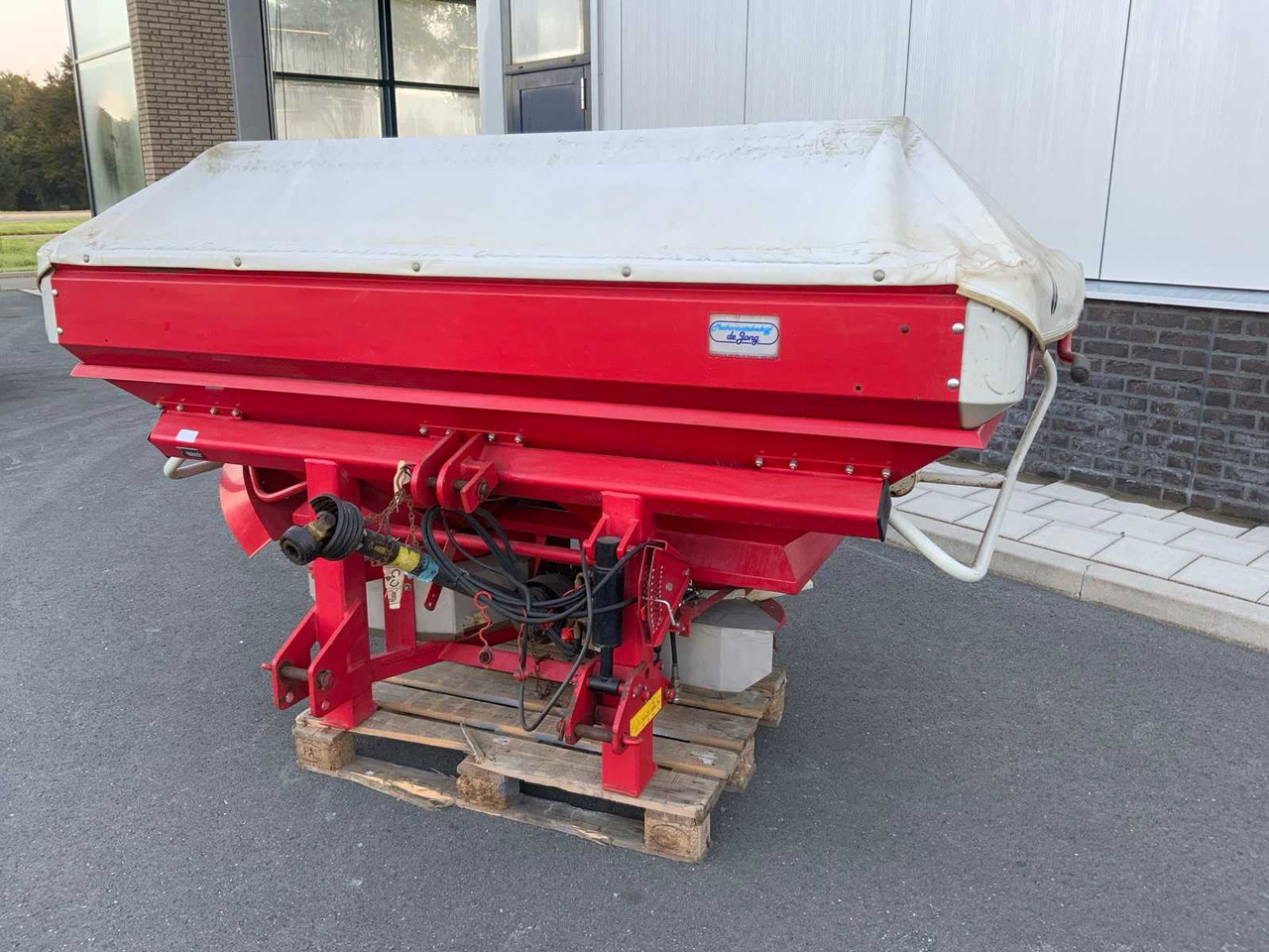 Lely SX 3000 - Shpërndarës plehu kimik: foto 1 Lely SX 3000 - Shpërndarës plehu kimik: foto 1