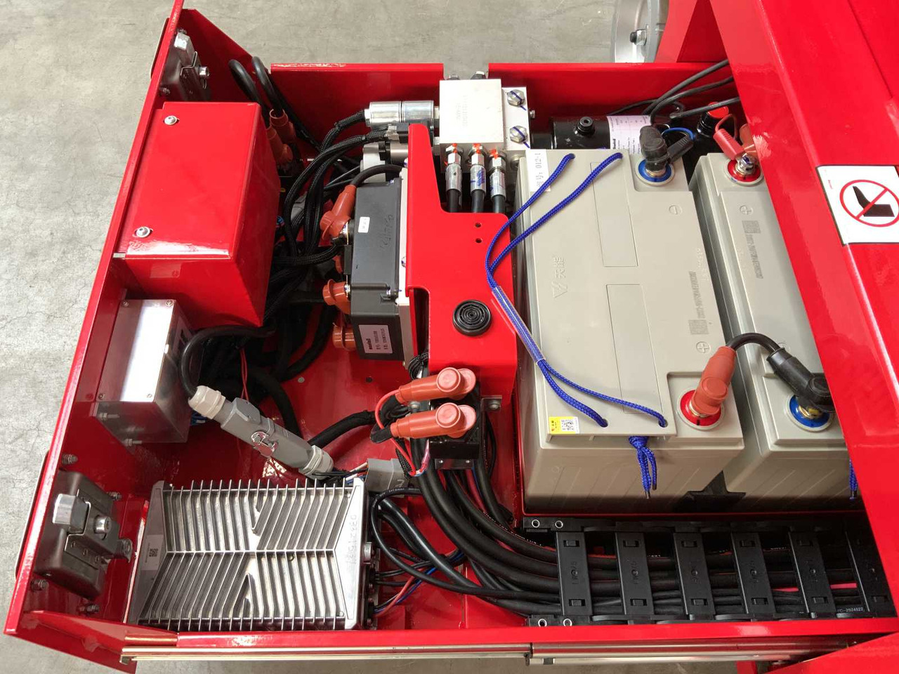 Platformë ajrore MANTALL XE-60 MINI - SCISSOR LIFT AERIAL PLATFORM 6.4M 2024: foto 24 Platformë ajrore MANTALL XE-60 MINI - SCISSOR LIFT AERIAL PLATFORM 6.4M 2024: foto 24