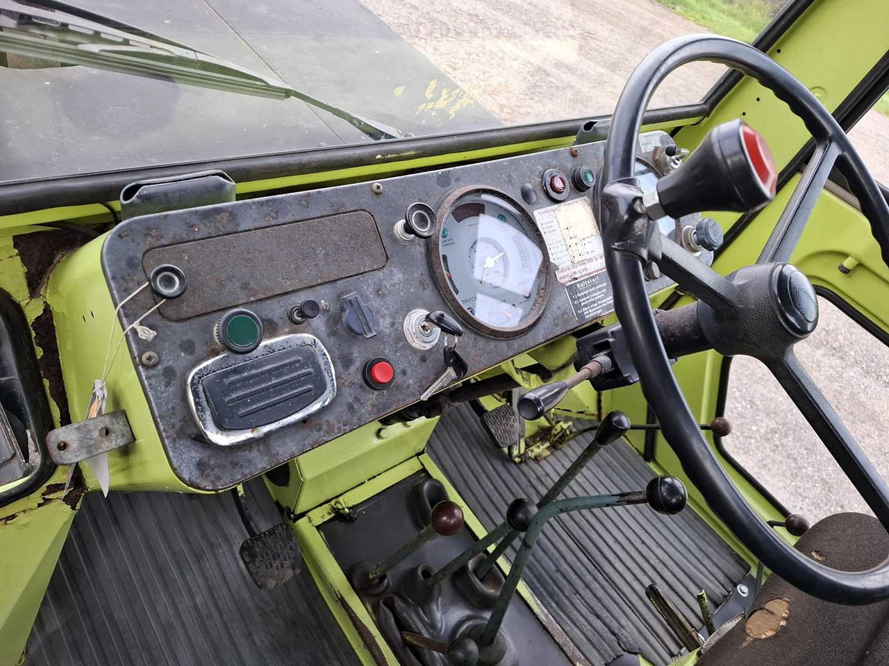 MERCEDES-BENZ - MB TRAC 800 - ALL-WHEEL DRIVE AGRICULTURAL TRACTOR - Traktor: foto 5 MERCEDES-BENZ - MB TRAC 800 - ALL-WHEEL DRIVE AGRICULTURAL TRACTOR - Traktor: foto 5