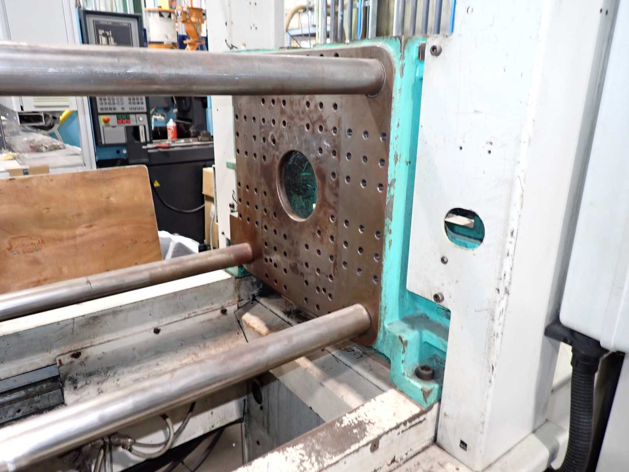 Arburg 320 C 600-250 - Makineri bujqësore: foto 4 Arburg 320 C 600-250 - Makineri bujqësore: foto 4