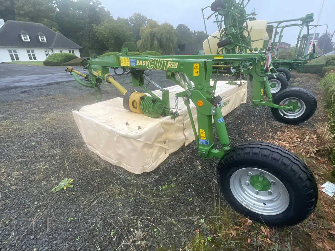 Krone Easycut 3200 - Makineri bujqësore: foto 3 Krone Easycut 3200 - Makineri bujqësore: foto 3
