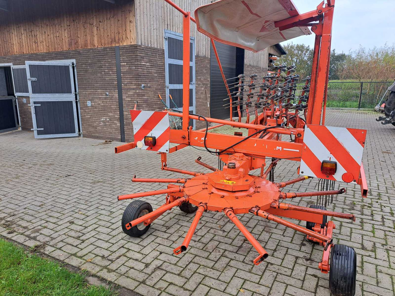 Kuhn GA 4511 - Makineri bujqësore: foto 2 Kuhn GA 4511 - Makineri bujqësore: foto 2