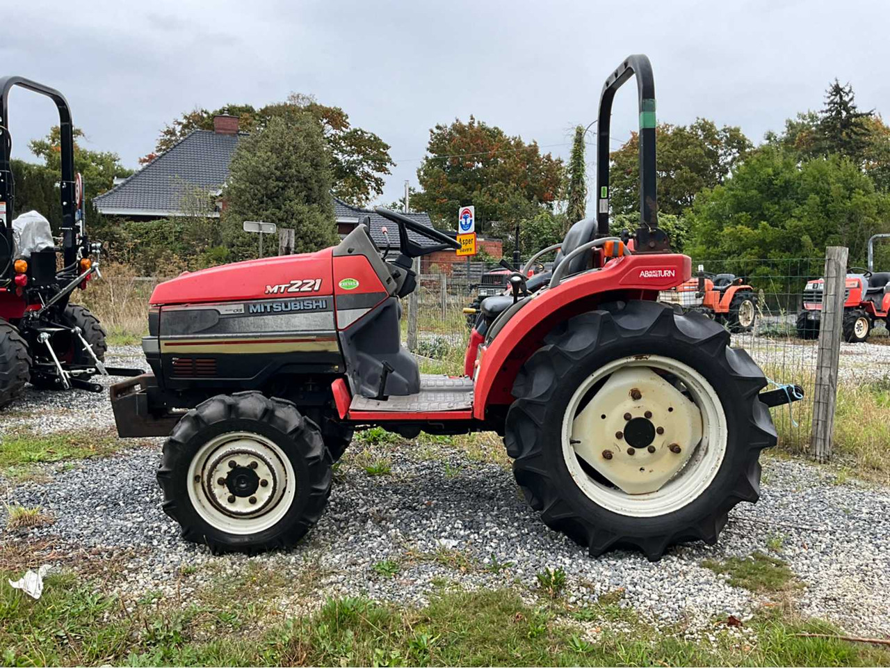 Mitsubishi MT221 - Traktor: foto 2 Mitsubishi MT221 - Traktor: foto 2