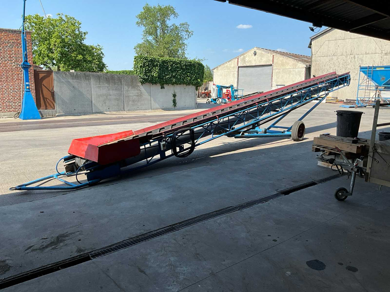 Mobile conveyor belt - toggle clamp - Shirit transportues: foto 1 Mobile conveyor belt - toggle clamp - Shirit transportues: foto 1