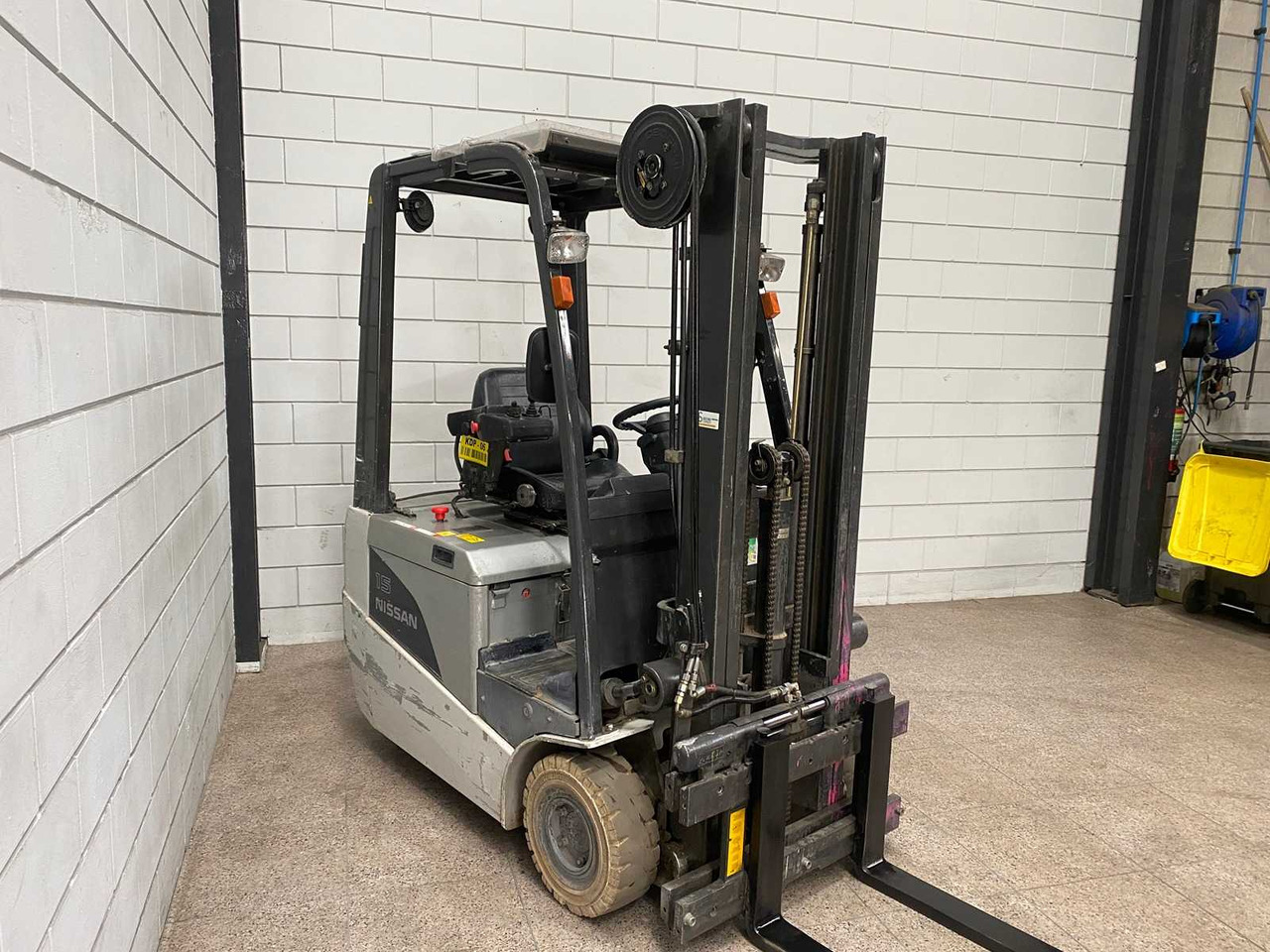 NISSAN - 1 N 1 L 15 Q - FORKLIFT - Pirun ngritës: foto 4 NISSAN - 1 N 1 L 15 Q - FORKLIFT - Pirun ngritës: foto 4