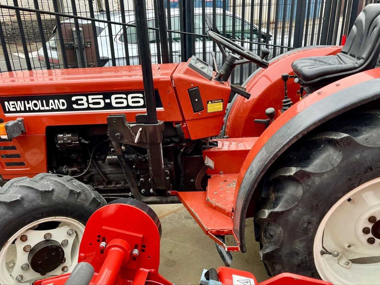 New Holland 35-66 DT - Traktor: foto 3 New Holland 35-66 DT - Traktor: foto 3