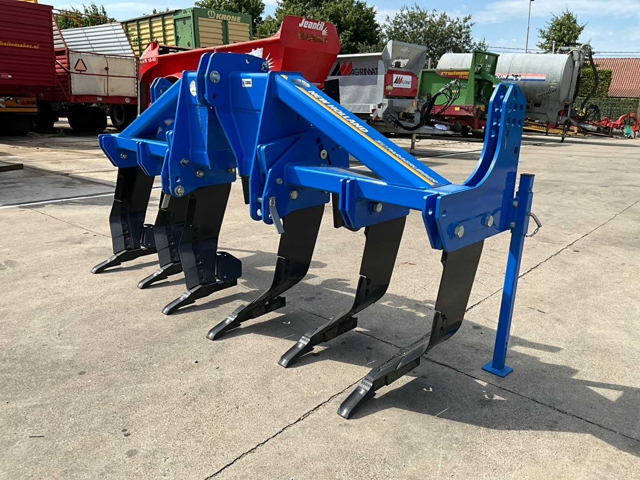 New Holland SU Paragrubber 300 - Plug për punime të thella: foto 1 New Holland SU Paragrubber 300 - Plug për punime të thella: foto 1