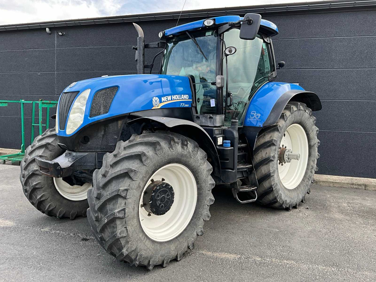 New Holland T7.250 - Traktor: foto 1 New Holland T7.250 - Traktor: foto 1