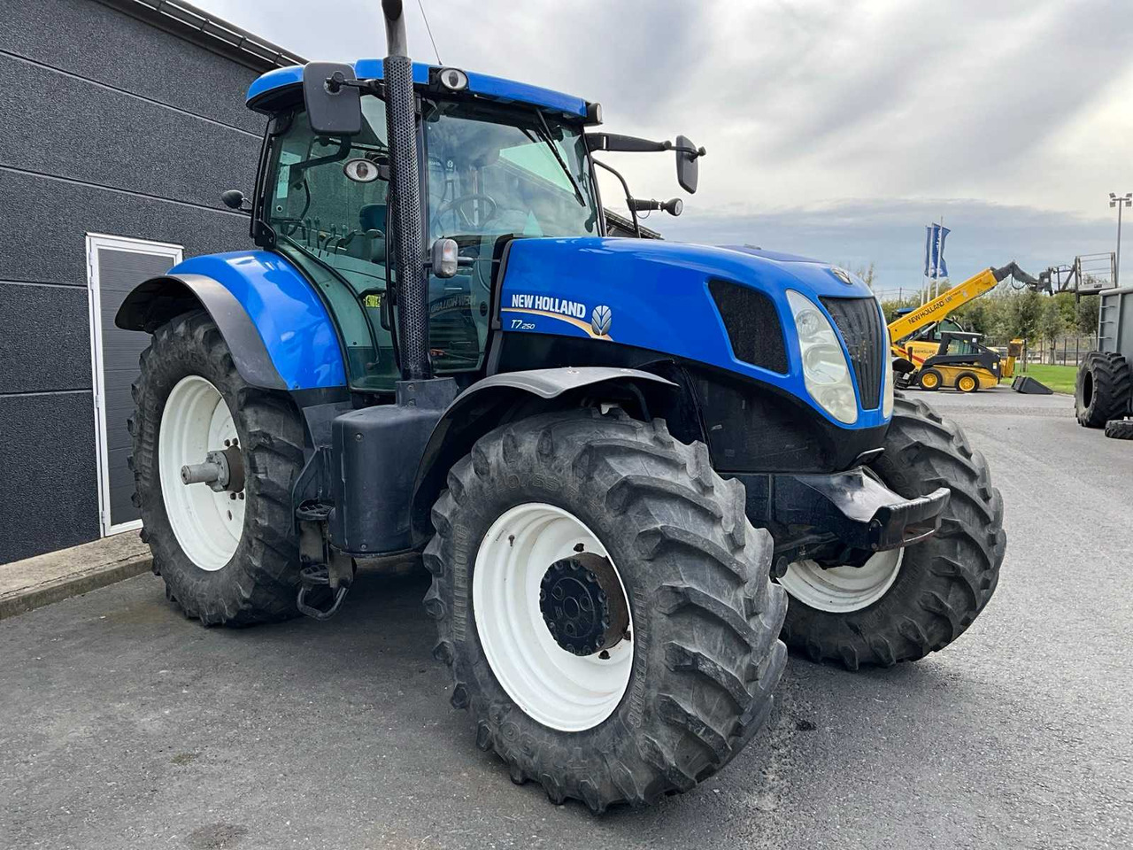 New Holland T7.250 - Traktor: foto 3 New Holland T7.250 - Traktor: foto 3