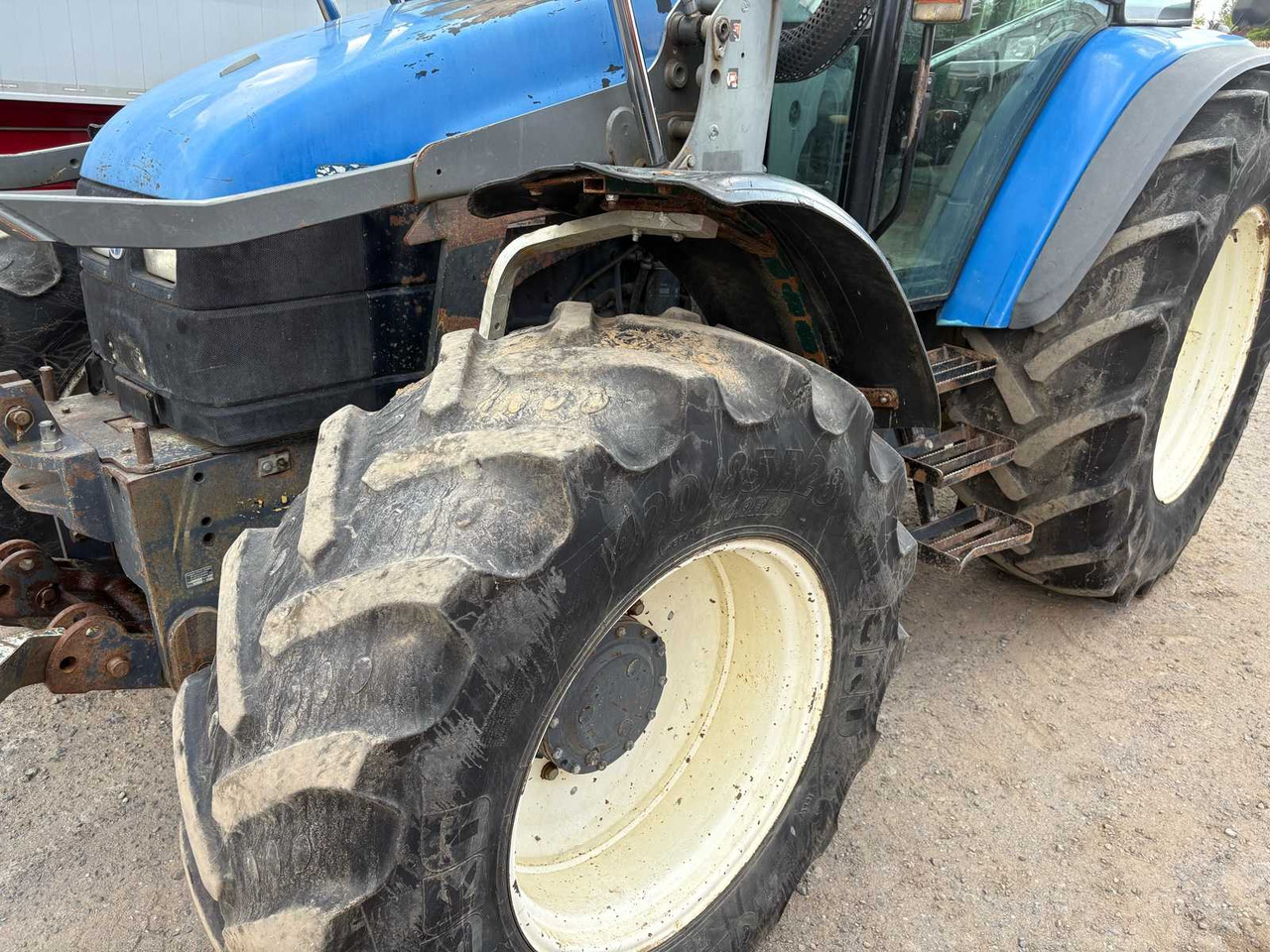 New Holland TM115 mit Frontlader - Traktor: foto 4 New Holland TM115 mit Frontlader - Traktor: foto 4