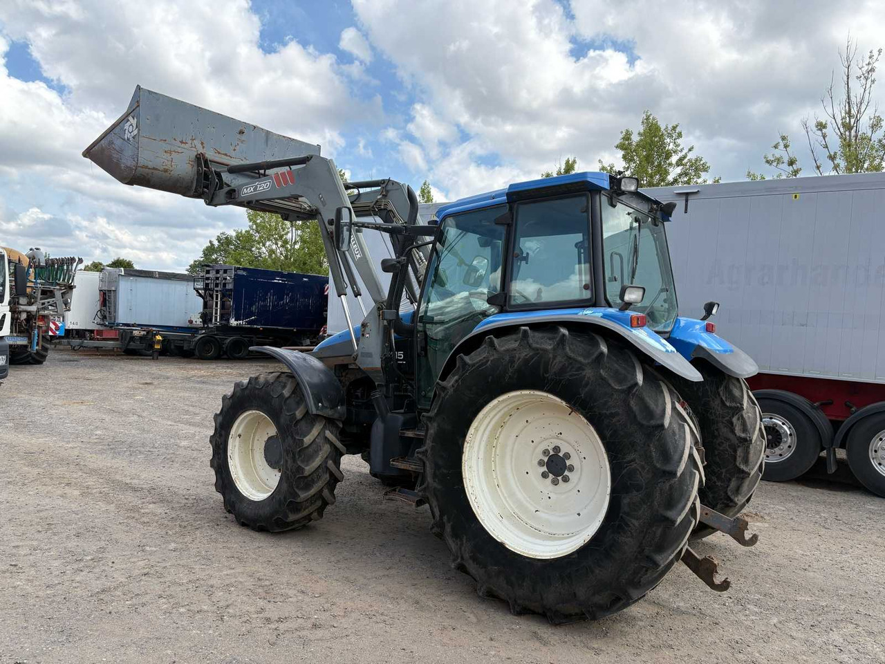 New Holland TM115 mit Frontlader - Traktor: foto 3 New Holland TM115 mit Frontlader - Traktor: foto 3