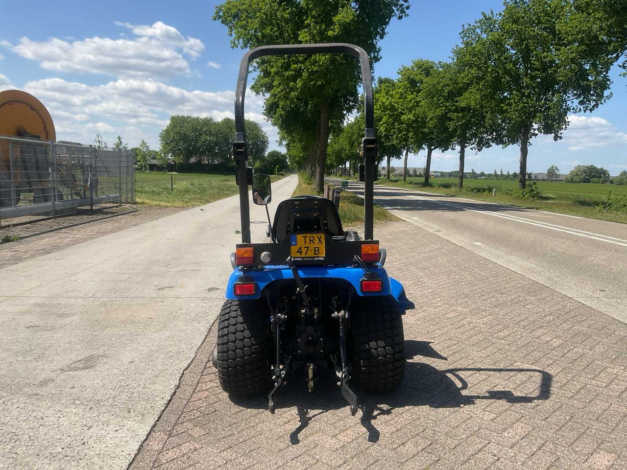 New holland TZ24D - Trince/ Grirese degesh dhe bari: foto 4 New holland TZ24D - Trince/ Grirese degesh dhe bari: foto 4