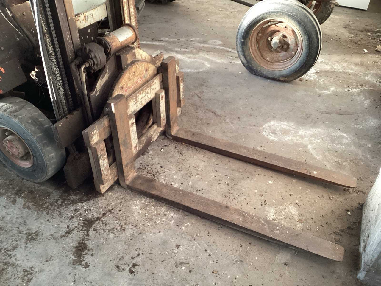 OM FORKLIFT - Pirun ngritës: foto 2 OM FORKLIFT - Pirun ngritës: foto 2