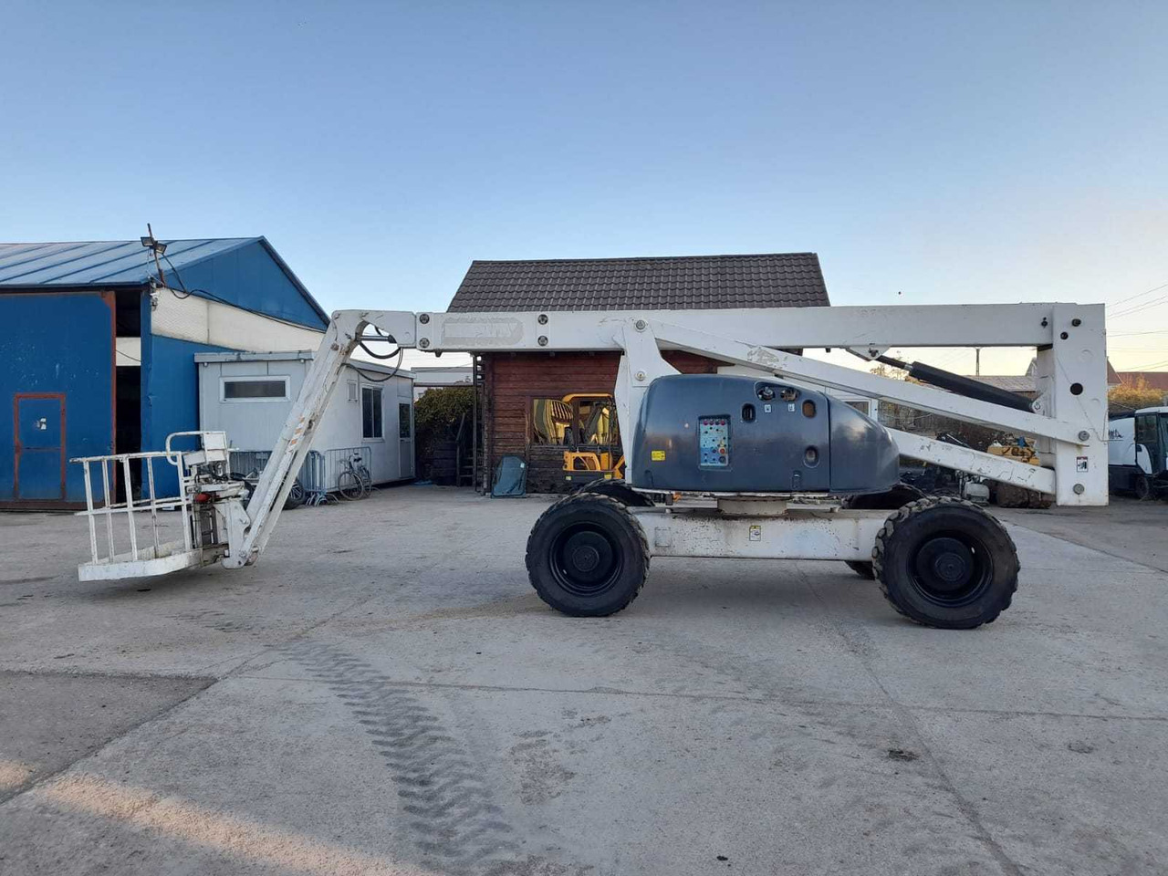 PINGUELY- HAULOTTE - HA20PX - AERIAL WORK PLATFORMS - 2004 - Platformë ajrore: foto 4 PINGUELY- HAULOTTE - HA20PX - AERIAL WORK PLATFORMS - 2004 - Platformë ajrore: foto 4