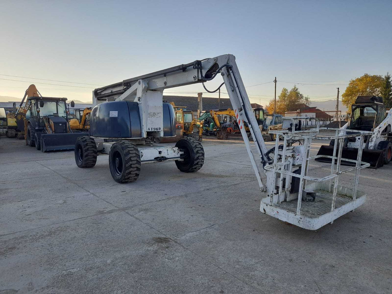 PINGUELY- HAULOTTE - HA20PX - AERIAL WORK PLATFORMS - 2004 - Platformë ajrore: foto 1 PINGUELY- HAULOTTE - HA20PX - AERIAL WORK PLATFORMS - 2004 - Platformë ajrore: foto 1