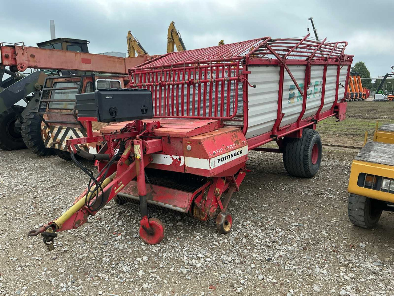 Pottinger LW103 - Vagon vetëngarkues: foto 2 Pottinger LW103 - Vagon vetëngarkues: foto 2