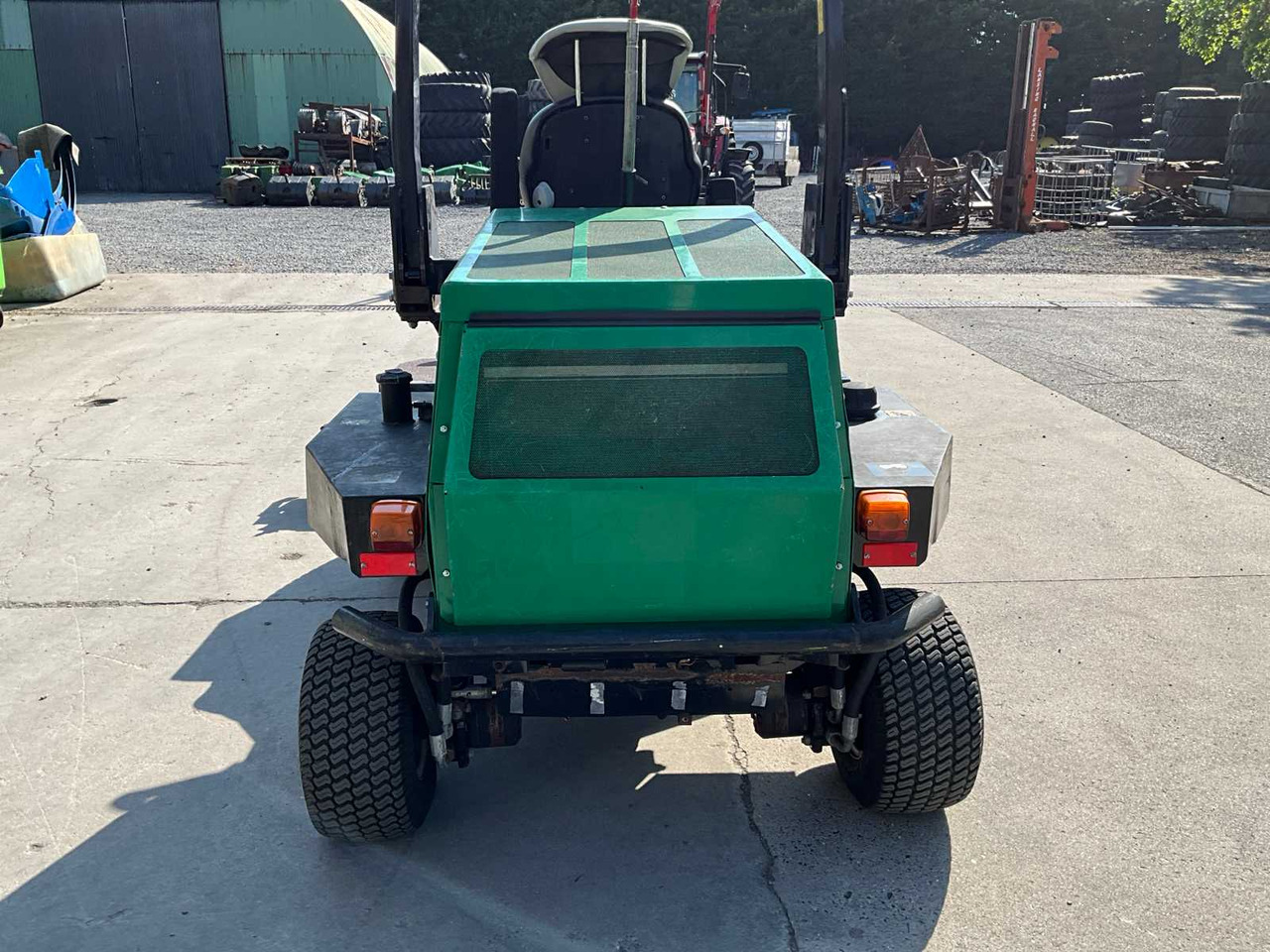 Ransomes Highway 2130 4WD - Trince/ Grirese degesh dhe bari: foto 4 Ransomes Highway 2130 4WD - Trince/ Grirese degesh dhe bari: foto 4