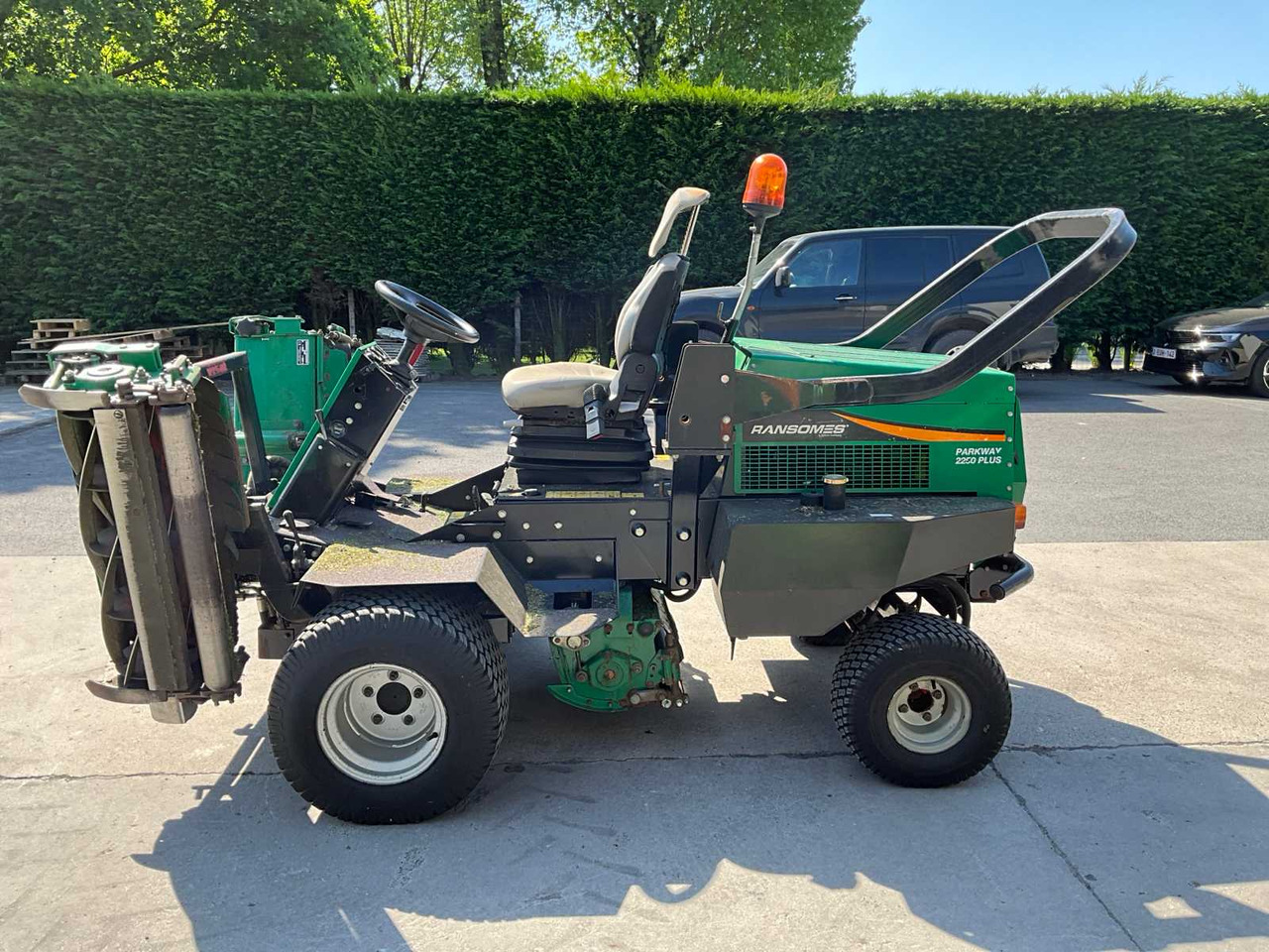 Ransomes Parkway 2250 plus - Trince/ Grirese degesh dhe bari: foto 2 Ransomes Parkway 2250 plus - Trince/ Grirese degesh dhe bari: foto 2