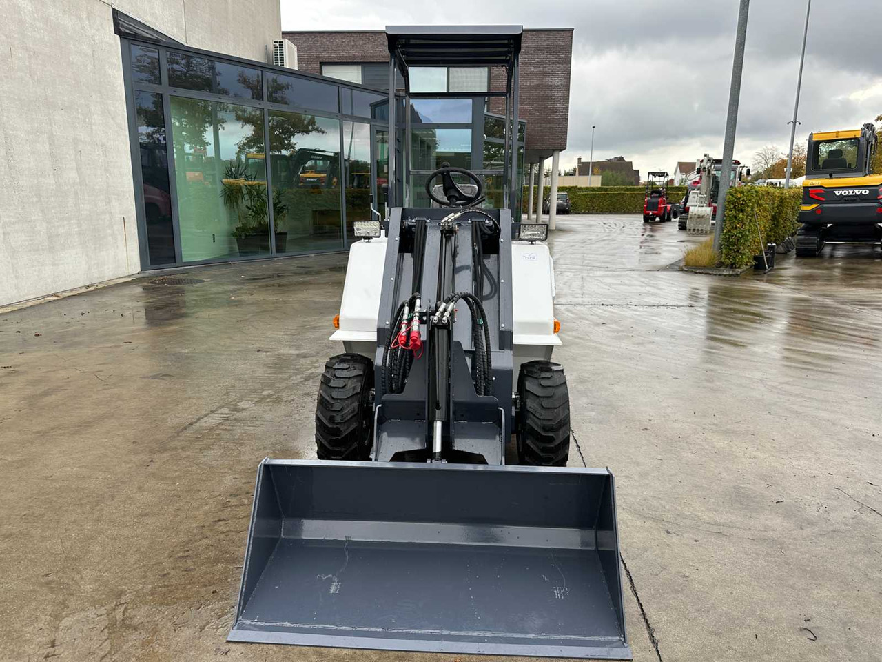 SDLOOL - 2025 - SL-S30 - SKID STEER LOADER - Mini fadrom me zinxhir: foto 3 SDLOOL - 2025 - SL-S30 - SKID STEER LOADER - Mini fadrom me zinxhir: foto 3