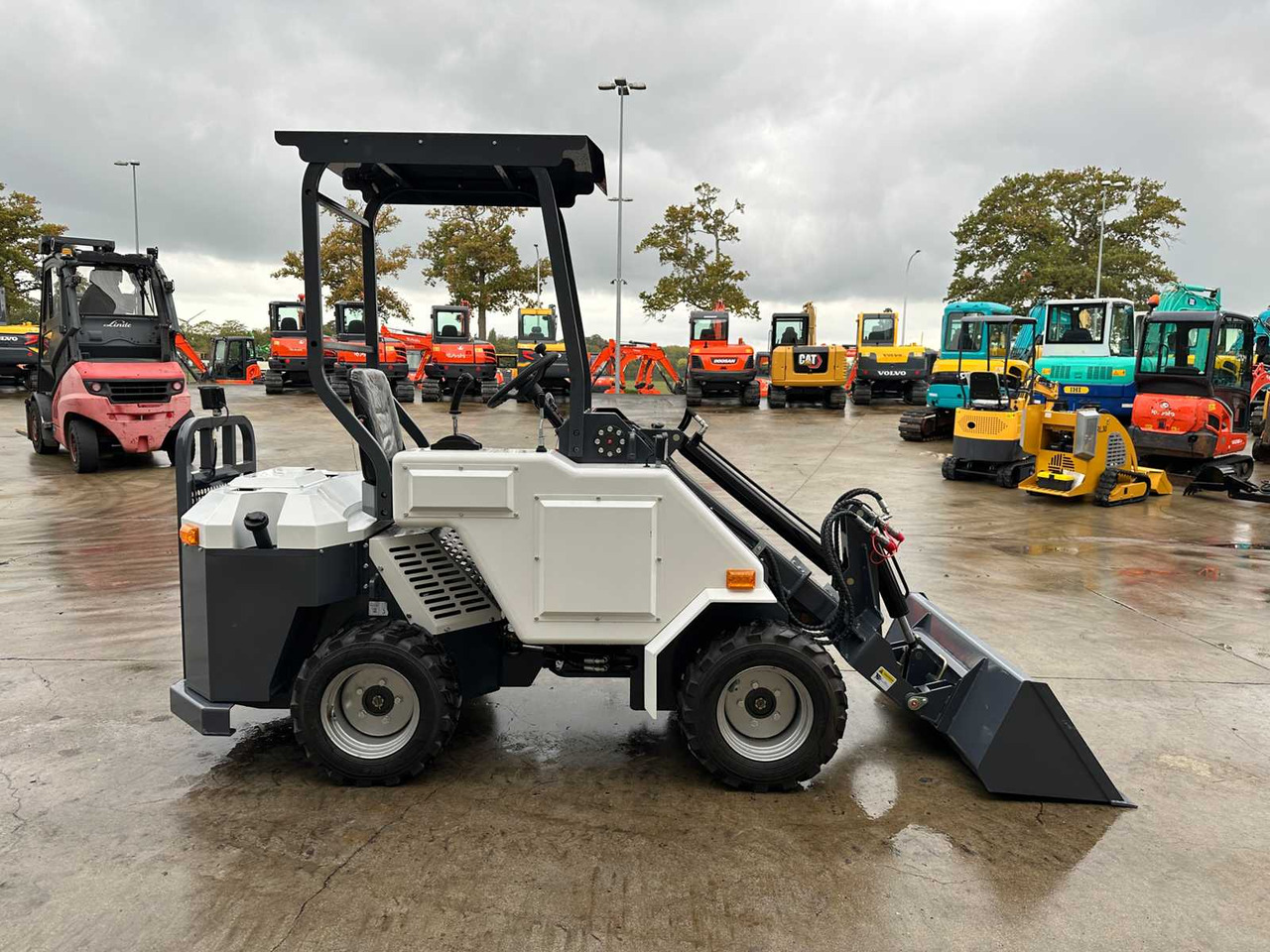 SDLOOL - 2025 - SL-S30 - SKID STEER LOADER - Mini fadrom me zinxhir: foto 5 SDLOOL - 2025 - SL-S30 - SKID STEER LOADER - Mini fadrom me zinxhir: foto 5