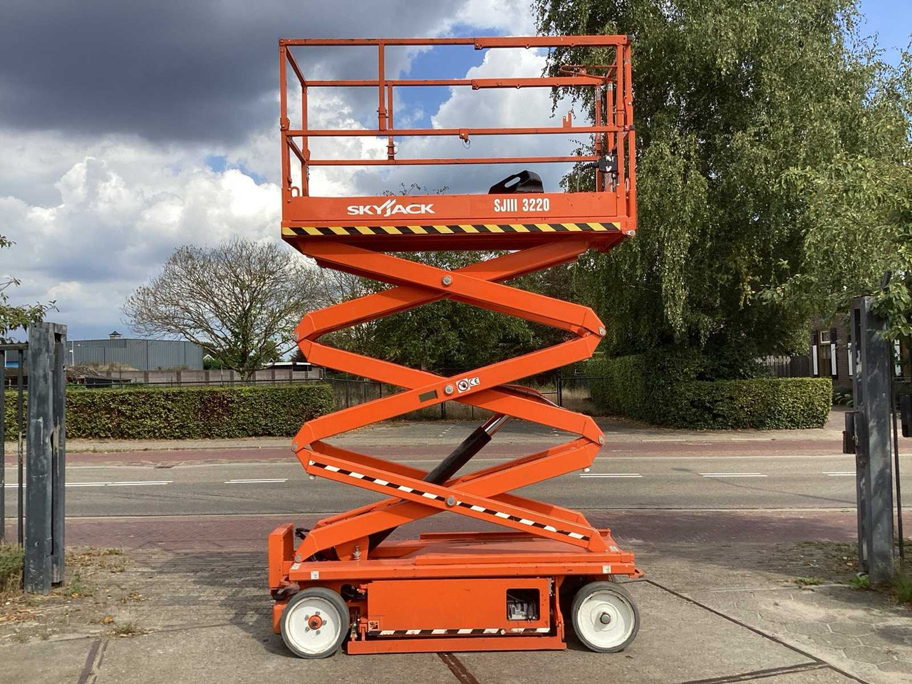SKYJACK SJIII 3220 - Platformë ajrore: foto 5 SKYJACK SJIII 3220 - Platformë ajrore: foto 5