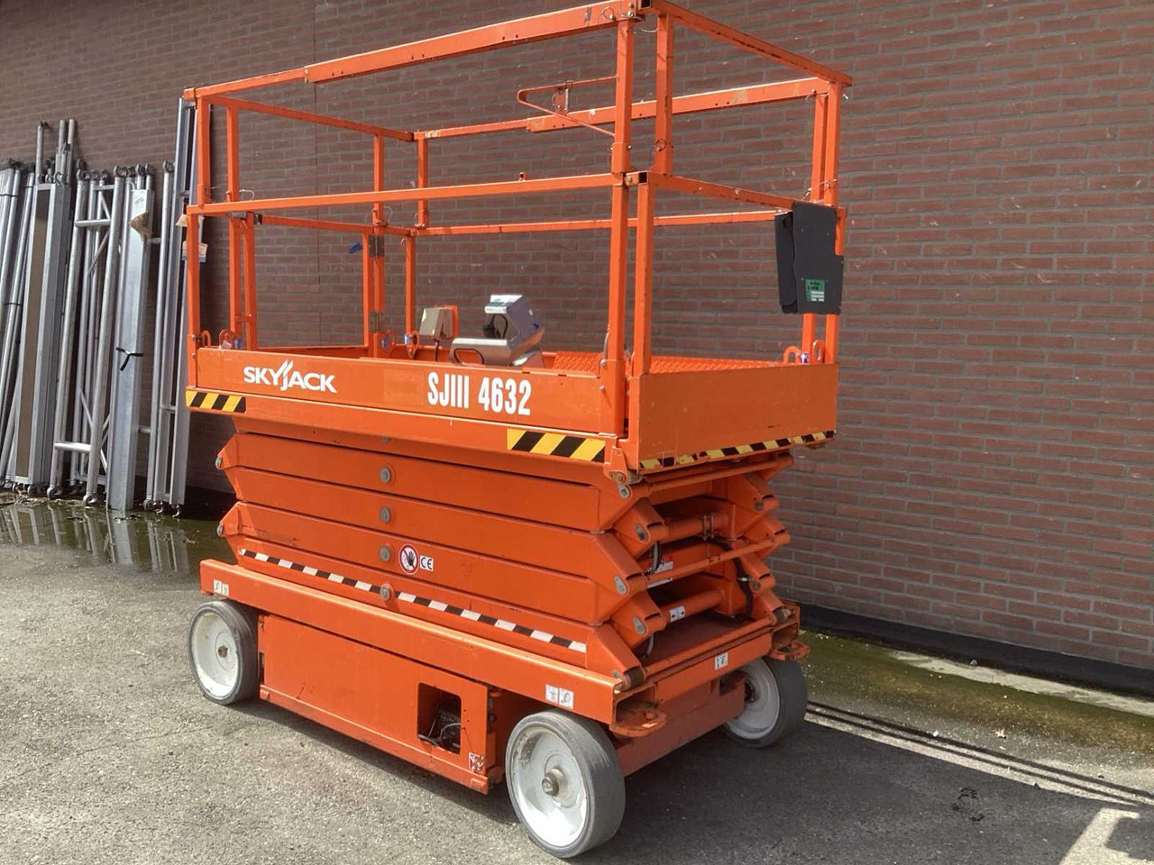SKYJACK SJIII 4632 - Platformë ajrore: foto 4 SKYJACK SJIII 4632 - Platformë ajrore: foto 4