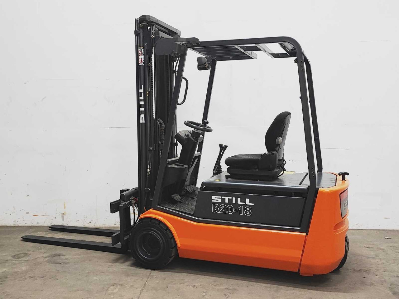 STILL - R20-18 - FORKLIFT TRUCK - 2004 - Pirun ngritës: foto 1 STILL - R20-18 - FORKLIFT TRUCK - 2004 - Pirun ngritës: foto 1