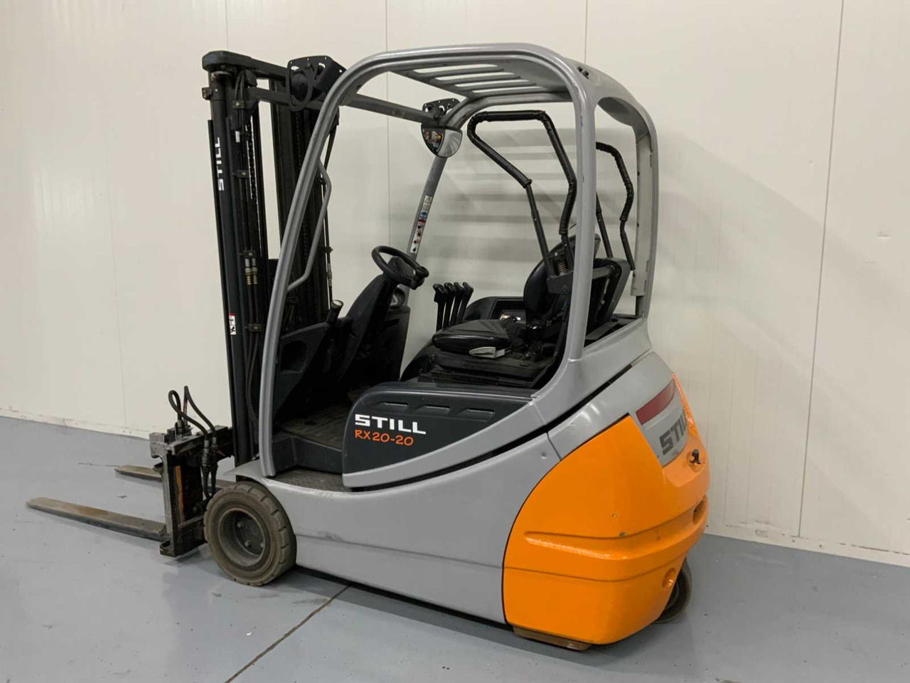 STILL RX20-20 - 4.7M TRIPLEX, FREE-LIFT, SIDE-SHIFT, FORK POSITIONER - FORKLIFT - Pirun ngritës: foto 3 STILL RX20-20 - 4.7M TRIPLEX, FREE-LIFT, SIDE-SHIFT, FORK POSITIONER - FORKLIFT - Pirun ngritës: foto 3