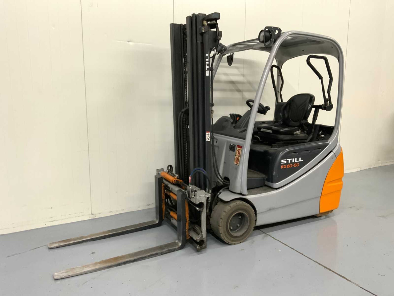 STILL RX20-20 - 4.7M TRIPLEX, FREE-LIFT, SIDE-SHIFT, FORK POSITIONER - FORKLIFT - Pirun ngritës: foto 1 STILL RX20-20 - 4.7M TRIPLEX, FREE-LIFT, SIDE-SHIFT, FORK POSITIONER - FORKLIFT - Pirun ngritës: foto 1