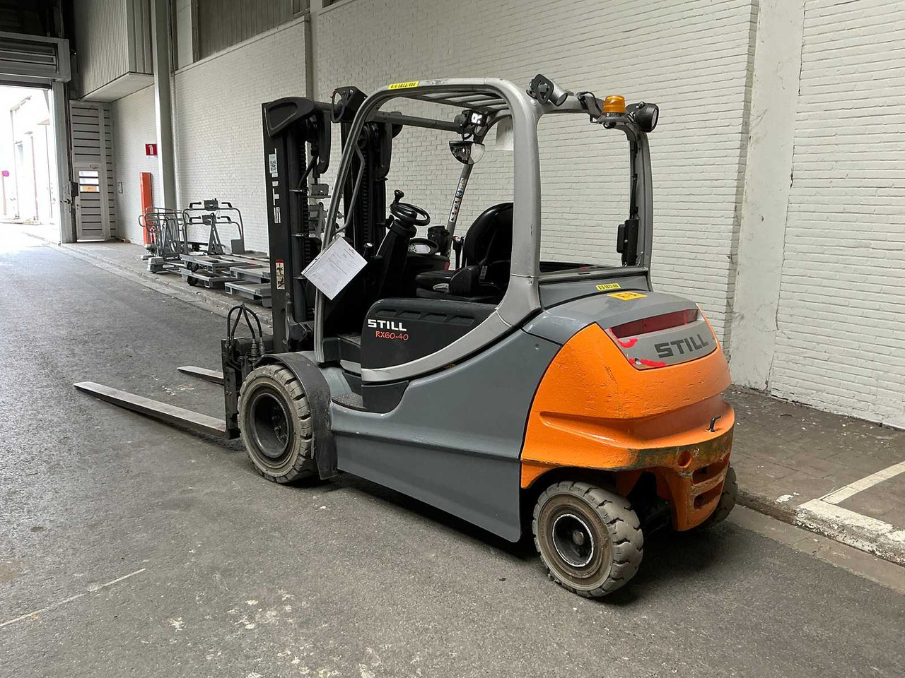 STILL - RX60-40 - FORKLIFT TRUCKS - 2012 - Pirun ngritës: foto 3 STILL - RX60-40 - FORKLIFT TRUCKS - 2012 - Pirun ngritës: foto 3