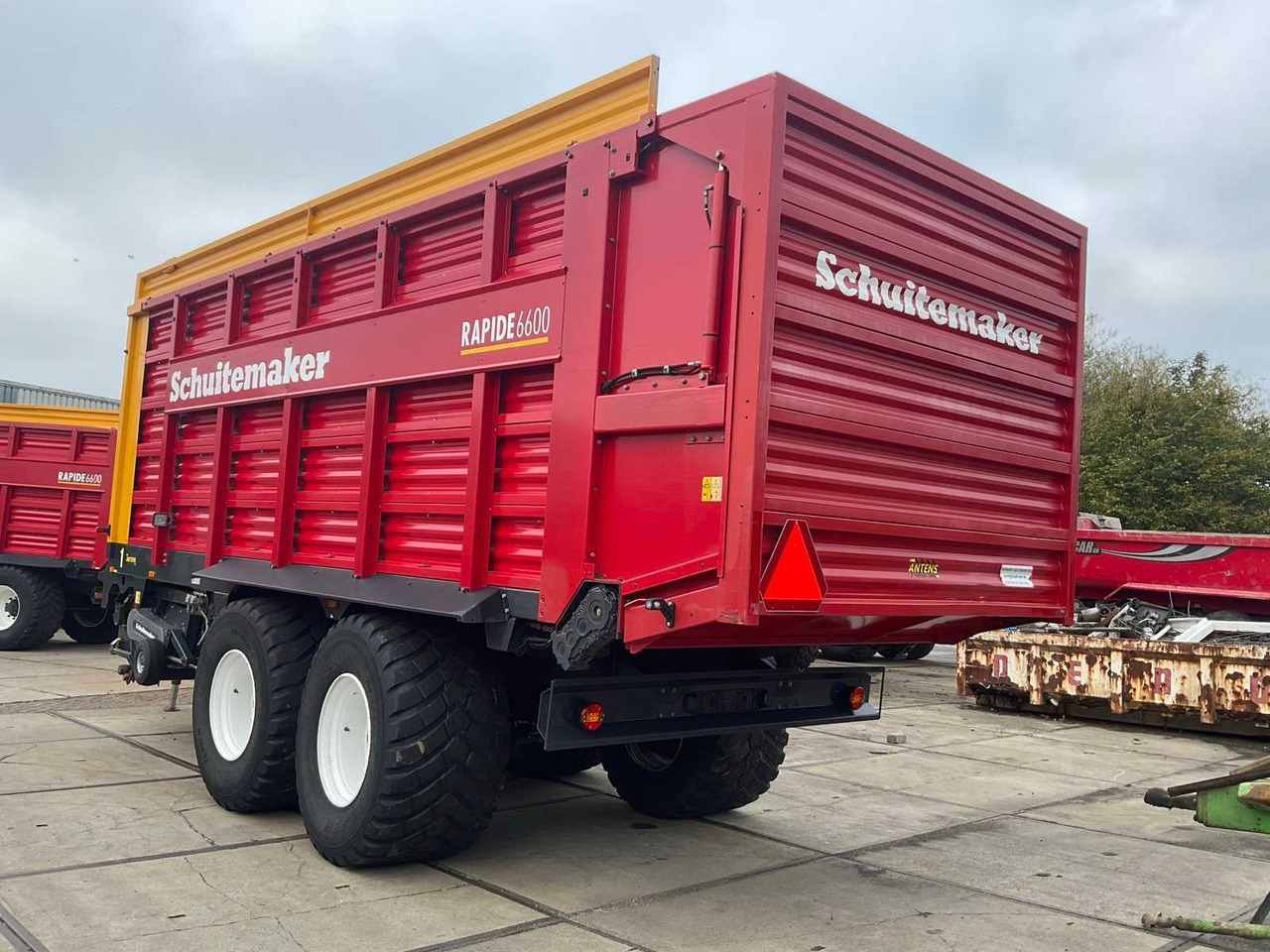 Schuitenmaker Rapide 6600-S - Vagon vetëngarkues: foto 3 Schuitenmaker Rapide 6600-S - Vagon vetëngarkues: foto 3