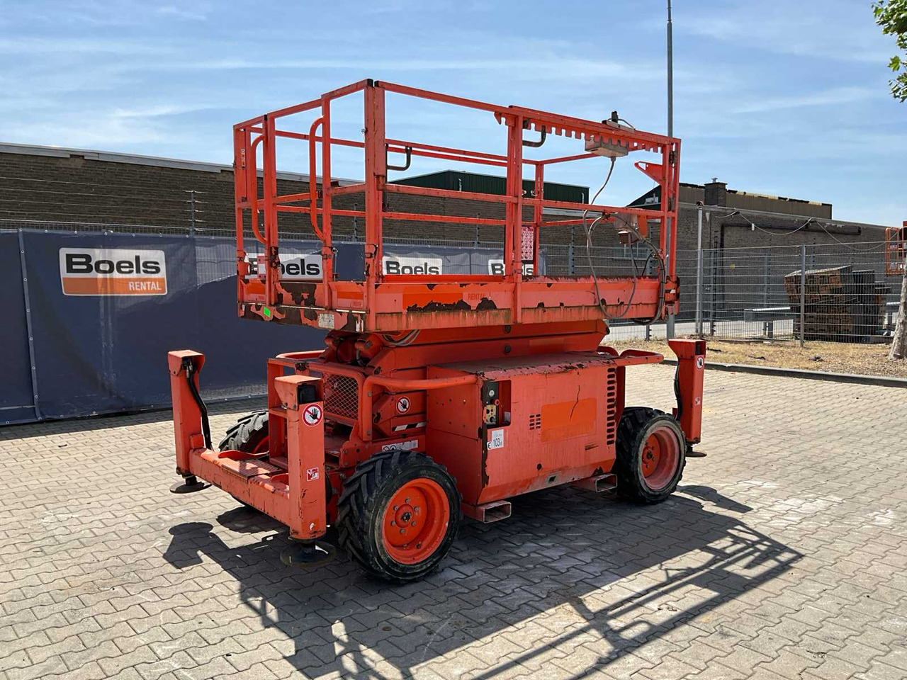 SkyJack SJ 6832 RT - Platformë ajrore: foto 3 SkyJack SJ 6832 RT - Platformë ajrore: foto 3