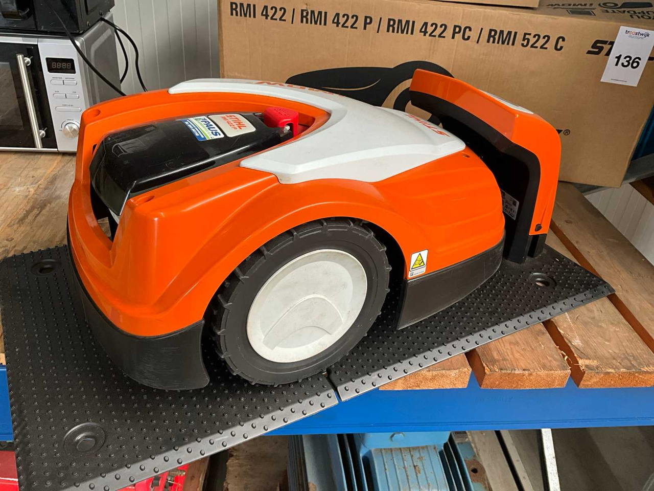 Stihl RMI422.2 - Korrëse bari i kopshtit: foto 1 Stihl RMI422.2 - Korrëse bari i kopshtit: foto 1
