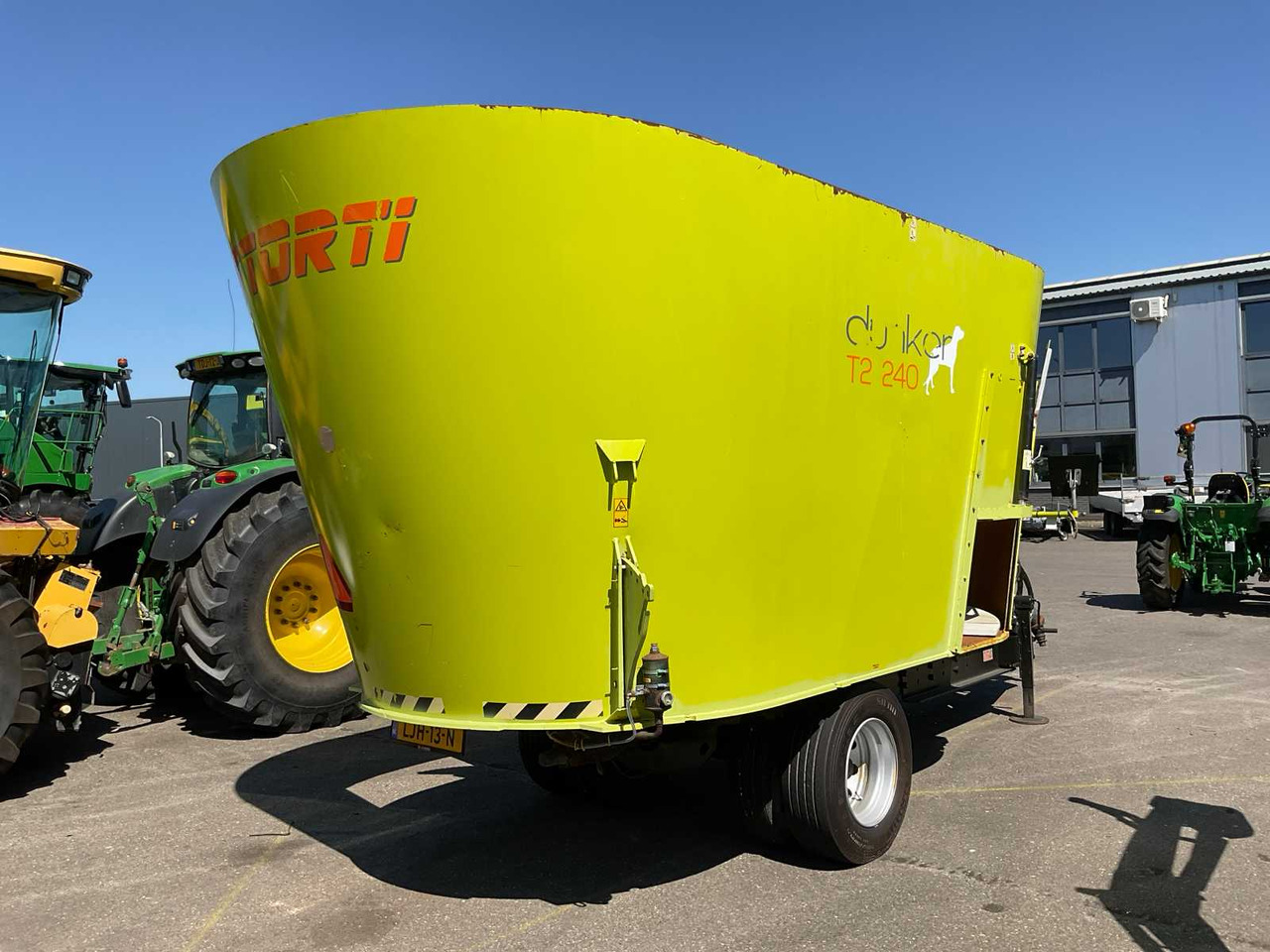 Storti Dunker 24m3 - Vagon për përzierjen e foragjereve: foto 4 Storti Dunker 24m3 - Vagon për përzierjen e foragjereve: foto 4