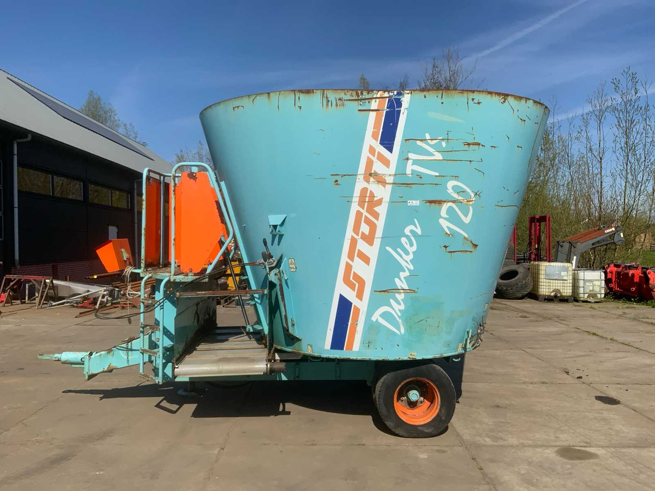 Storti Dunker TVs 120 - Vagon për përzierjen e foragjereve: foto 2 Storti Dunker TVs 120 - Vagon për përzierjen e foragjereve: foto 2