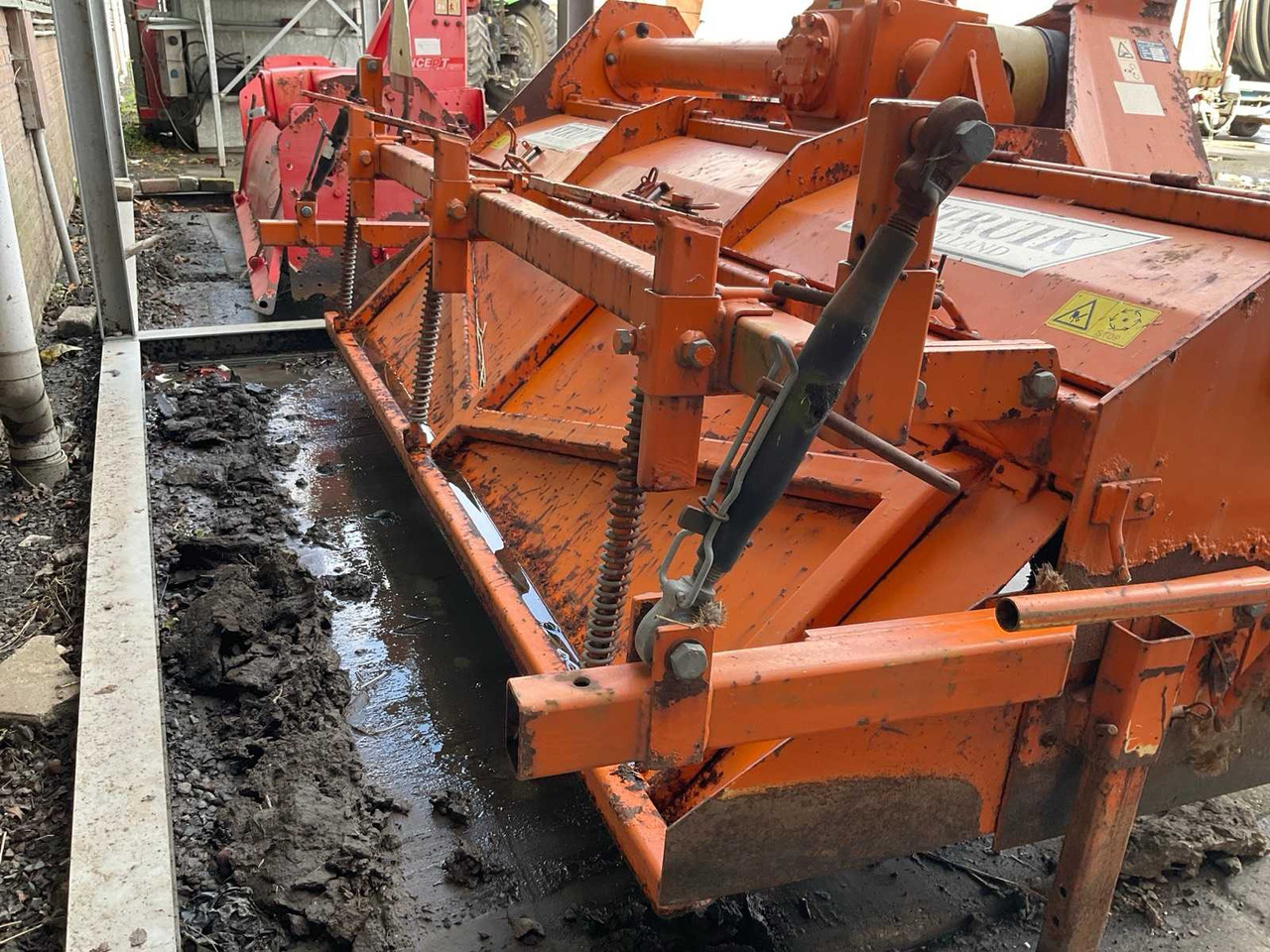 Struik 3RF-250 - Freze bujqësore: foto 4 Struik 3RF-250 - Freze bujqësore: foto 4