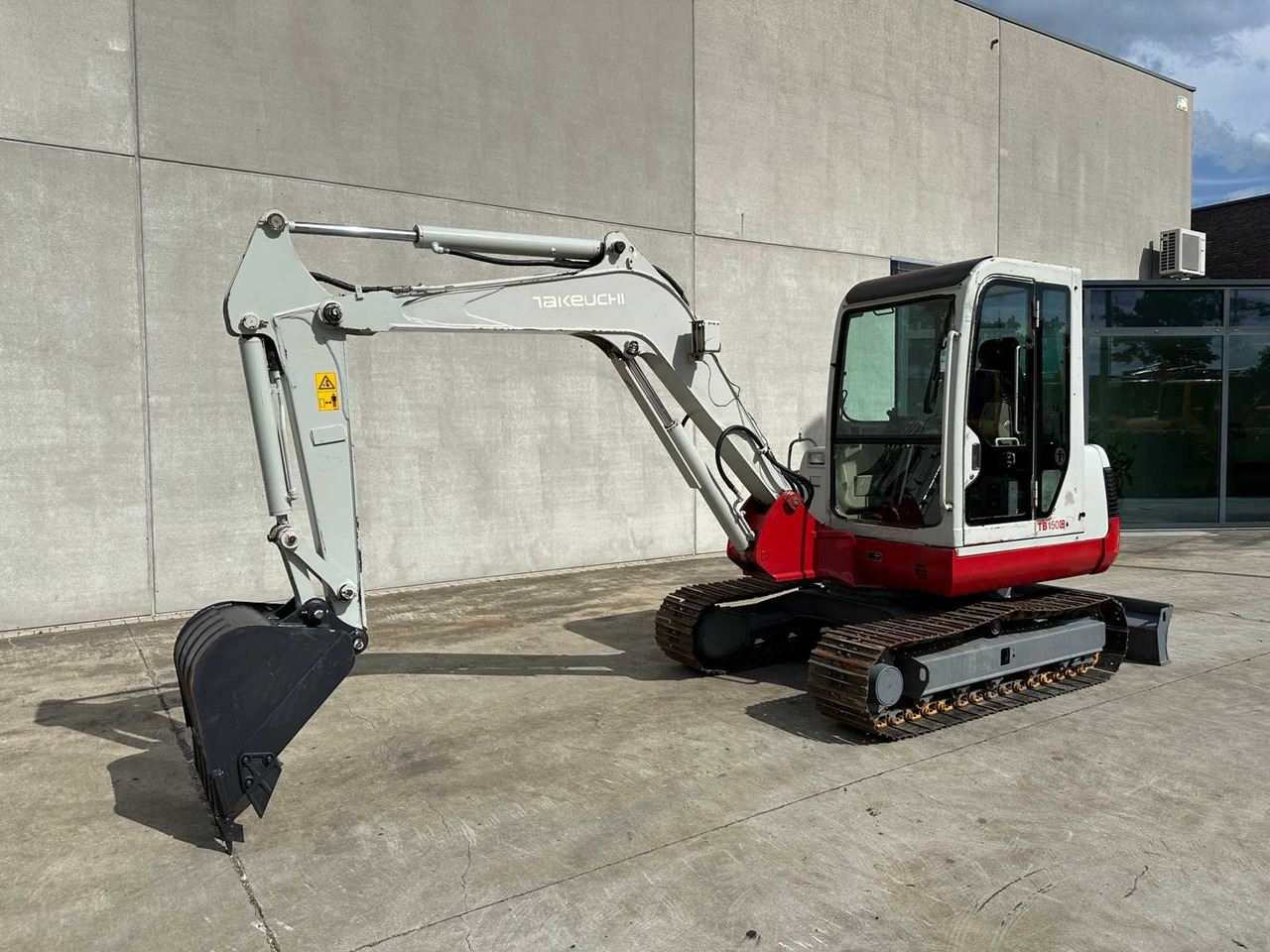 Takeuchi TB150C - Ekskavator me zinxhirë: foto 1 Takeuchi TB150C - Ekskavator me zinxhirë: foto 1