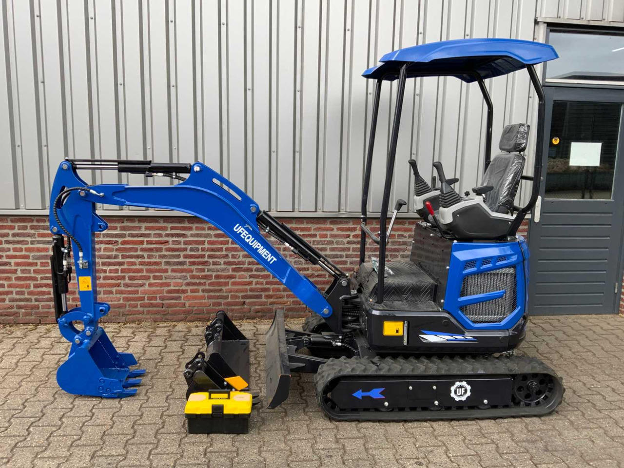 UF EQUIPMENT NM-18 CRAWLER EXCAVATOR - Ekskavator: foto 2 UF EQUIPMENT NM-18 CRAWLER EXCAVATOR - Ekskavator: foto 2