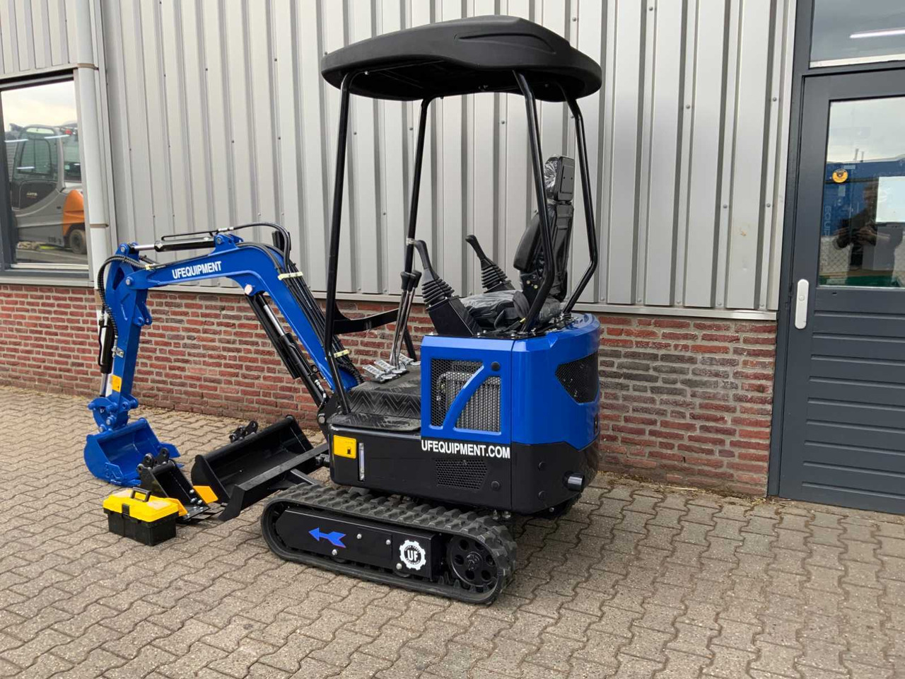 UF Equipment NM-E15 - Miniekskavator: foto 3 UF Equipment NM-E15 - Miniekskavator: foto 3