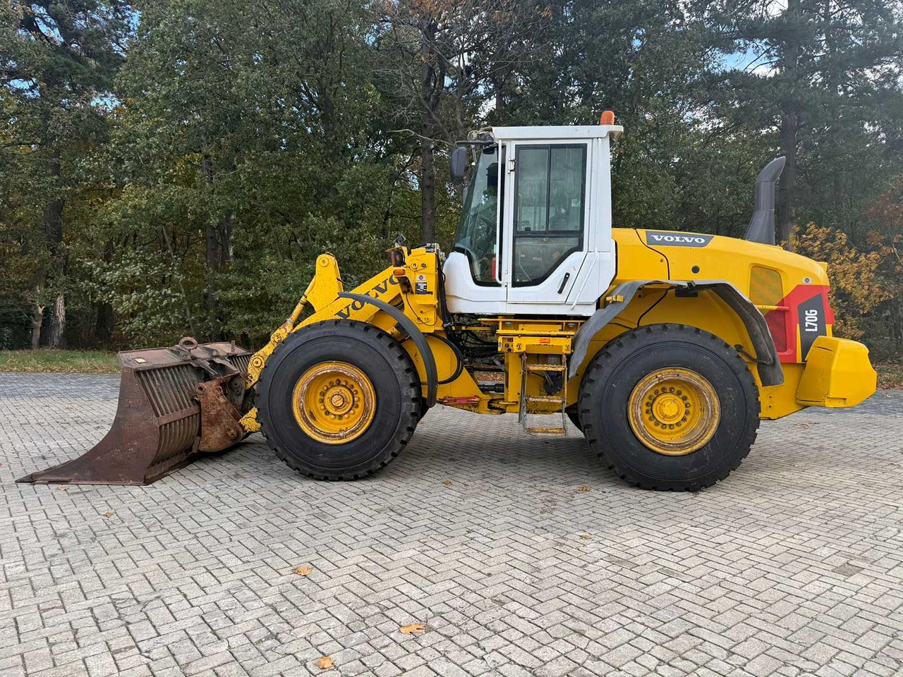 VOLVO - 2014 - L70G - SHOVEL WITH LICENSE PLATE INCL. BAK AND QUICK CHANGE - Fadrom me goma: foto 1 VOLVO - 2014 - L70G - SHOVEL WITH LICENSE PLATE INCL. BAK AND QUICK CHANGE - Fadrom me goma: foto 1