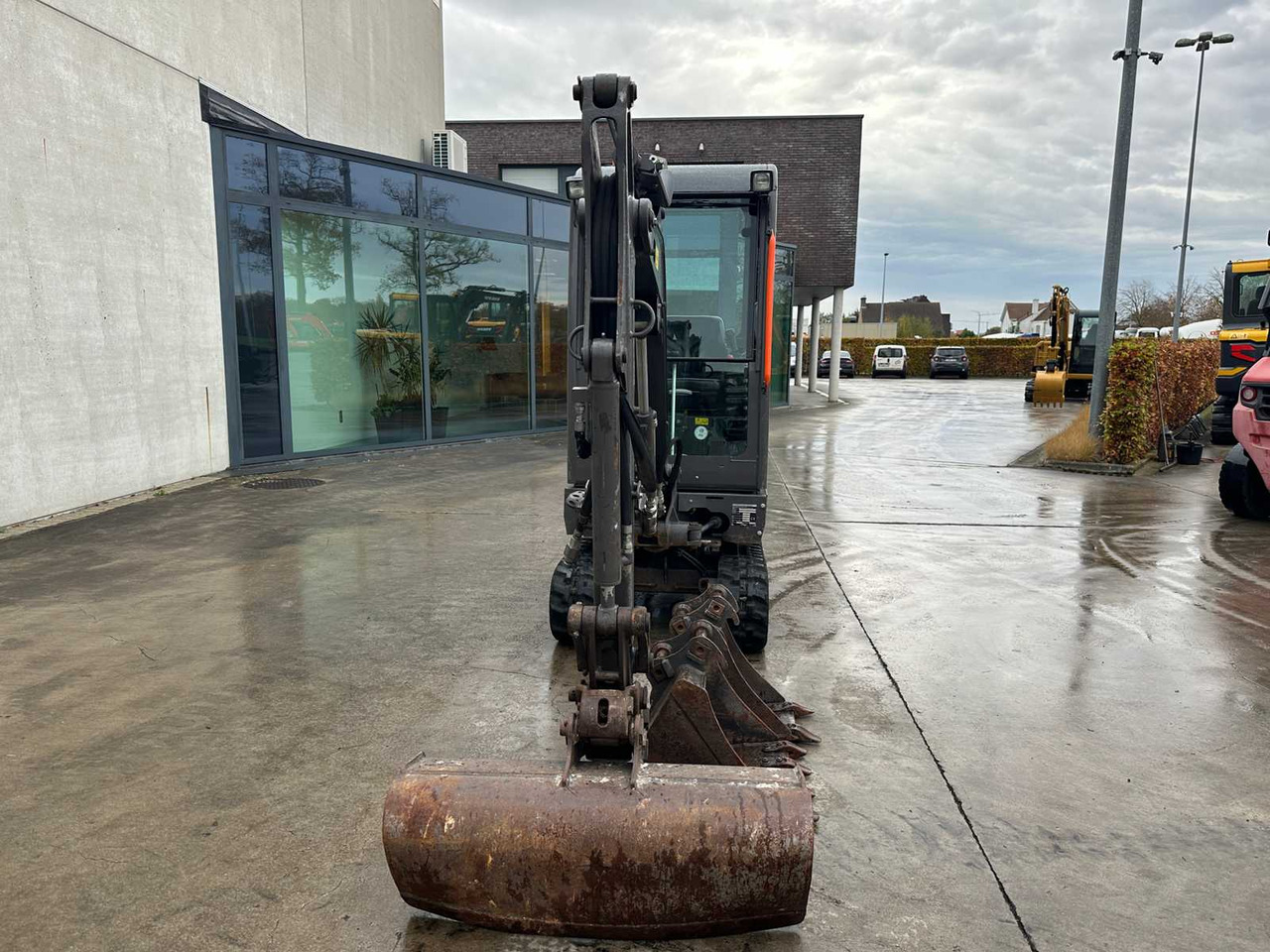 VOLVO - 2020 - EC20E - MINI EXCAVATOR - Miniekskavator: foto 2 VOLVO - 2020 - EC20E - MINI EXCAVATOR - Miniekskavator: foto 2