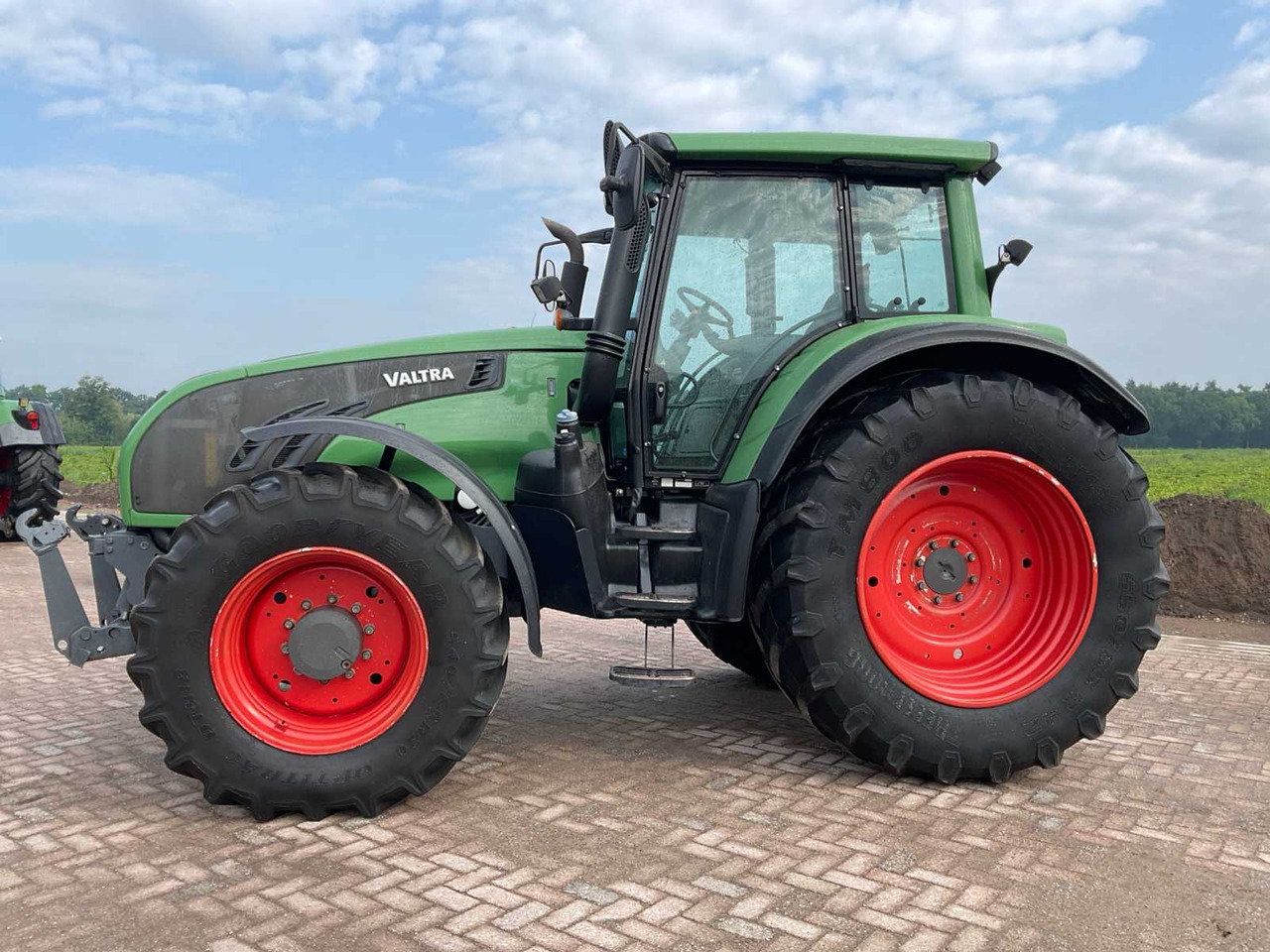Valtra T163e - Traktor: foto 3 Valtra T163e - Traktor: foto 3