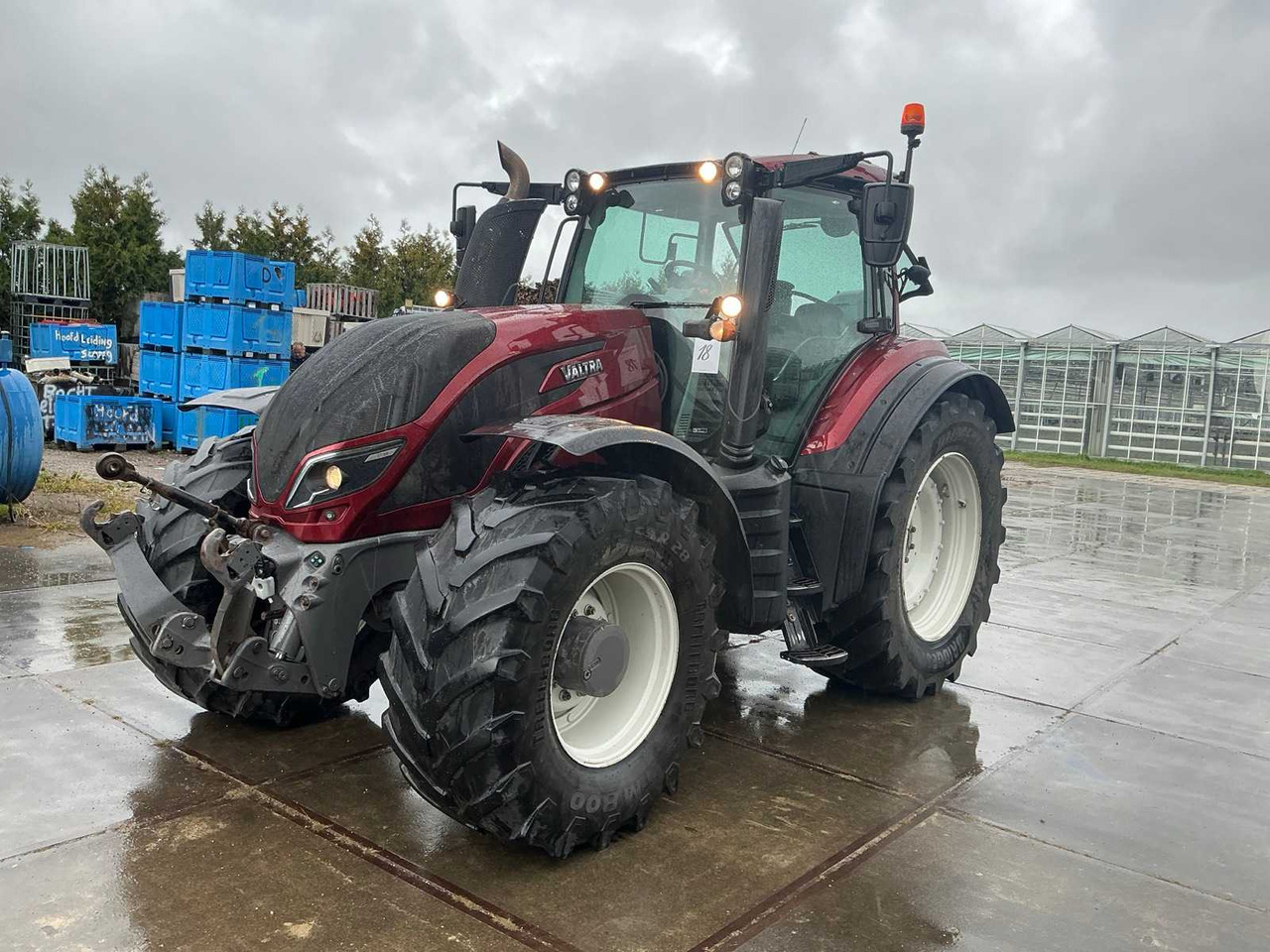 Valtra T214 - Traktor: foto 2 Valtra T214 - Traktor: foto 2