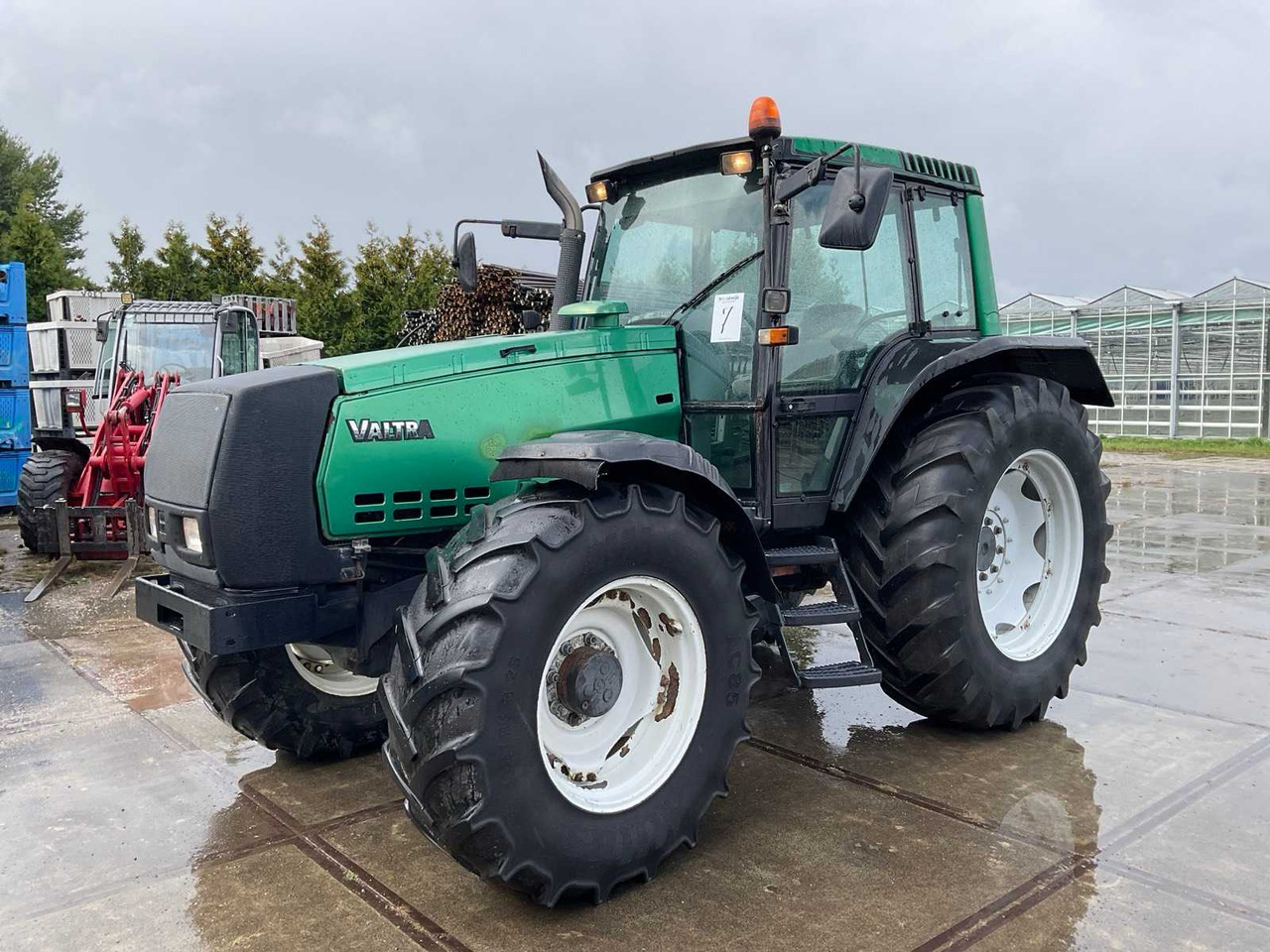 Valtra Valmet 8150 high tech - Traktor: foto 1 Valtra Valmet 8150 high tech - Traktor: foto 1