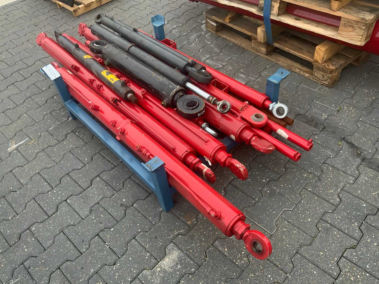 Various hydraulic cylinders for Schuitemaker (approx. 12 pieces) - Pajisje plehërimi: foto 1 Various hydraulic cylinders for Schuitemaker (approx. 12 pieces) - Pajisje plehërimi: foto 1