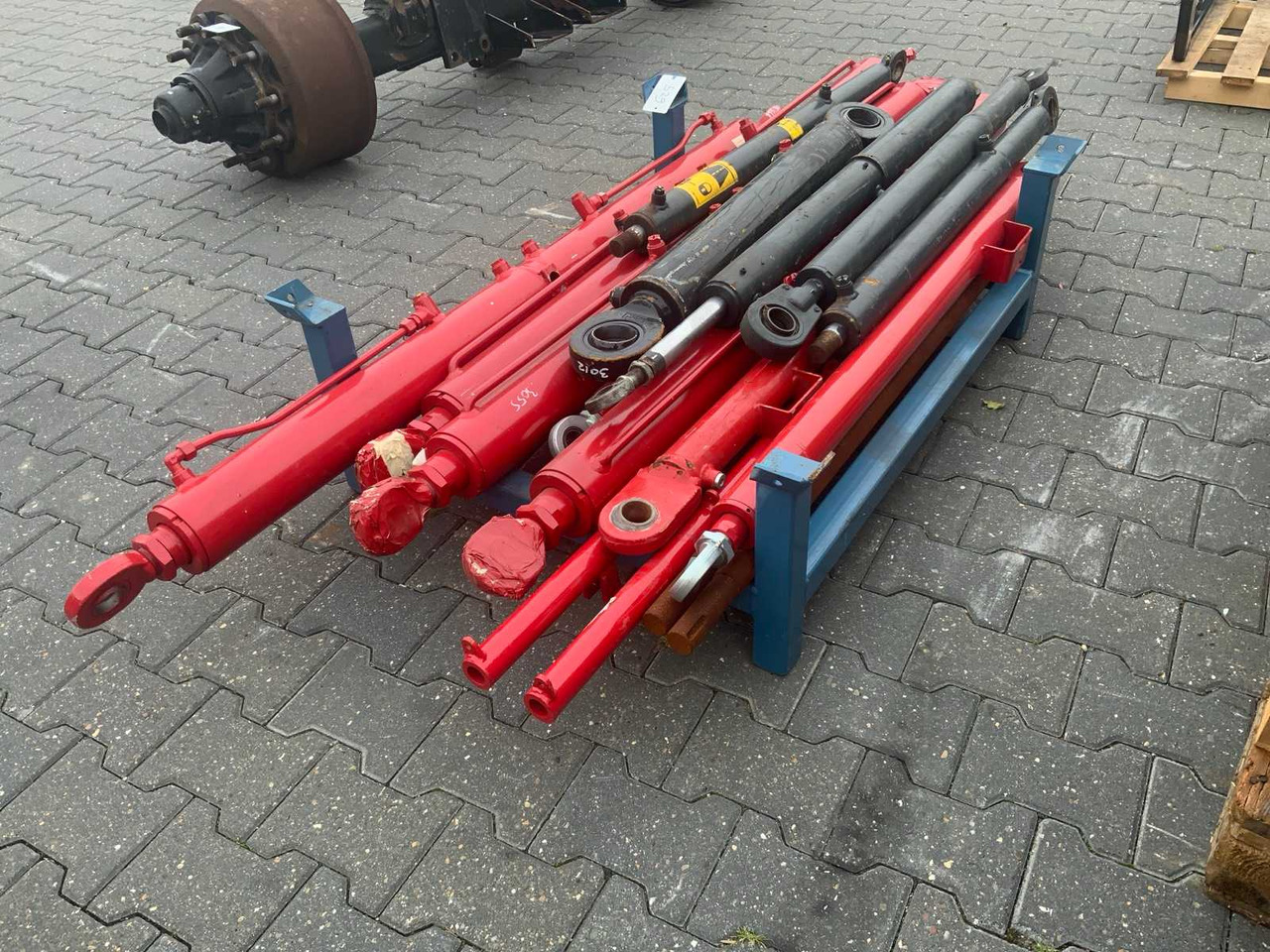 Various hydraulic cylinders for Schuitemaker (approx. 12 pieces) - Pajisje plehërimi: foto 4 Various hydraulic cylinders for Schuitemaker (approx. 12 pieces) - Pajisje plehërimi: foto 4